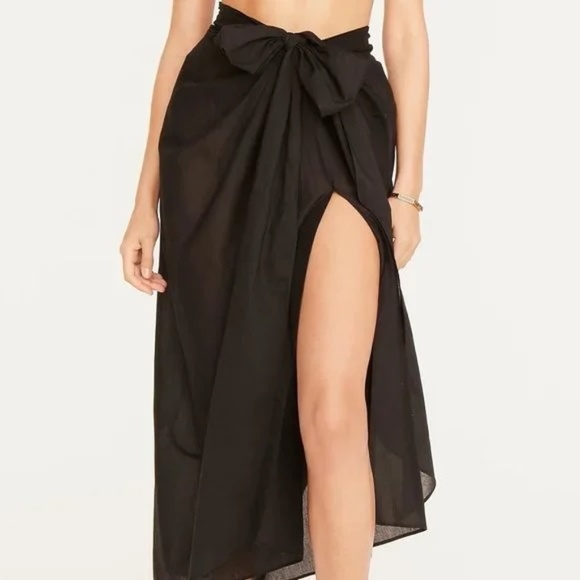 J. Crew • Convertible Beach Sarong in Black - Picture 1 of 8